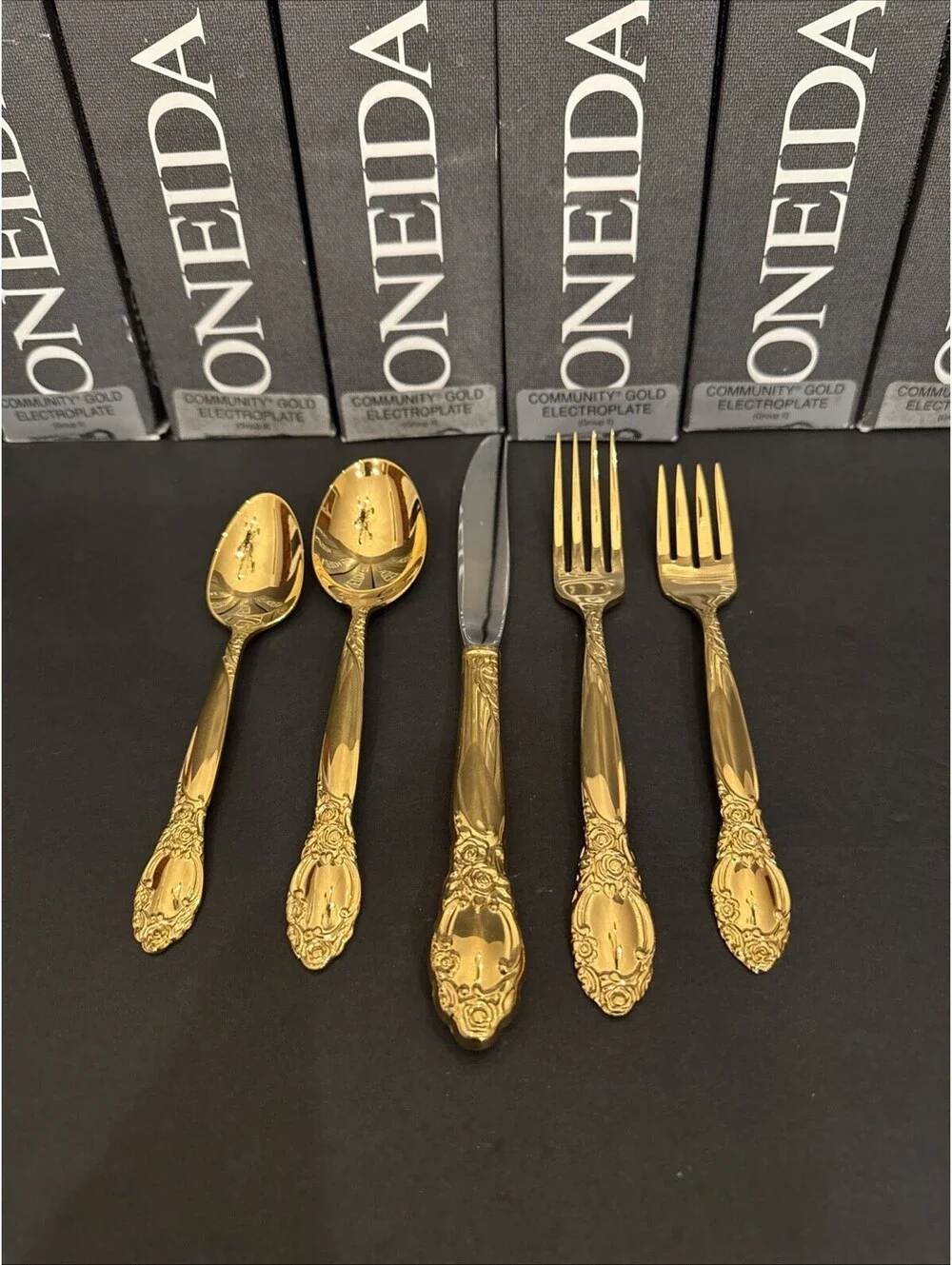 RARE NIB (6 Place Setting) Oneida Community Golden Country Lane Flatware Set